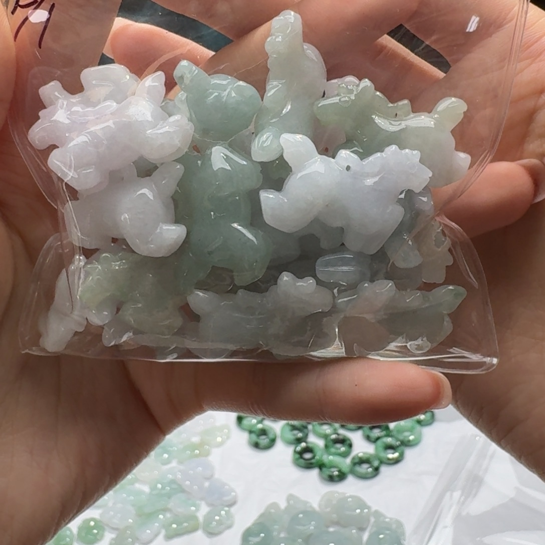 未镶嵌挂件翡翠福利1个，不包邮，拍一单邮费发货