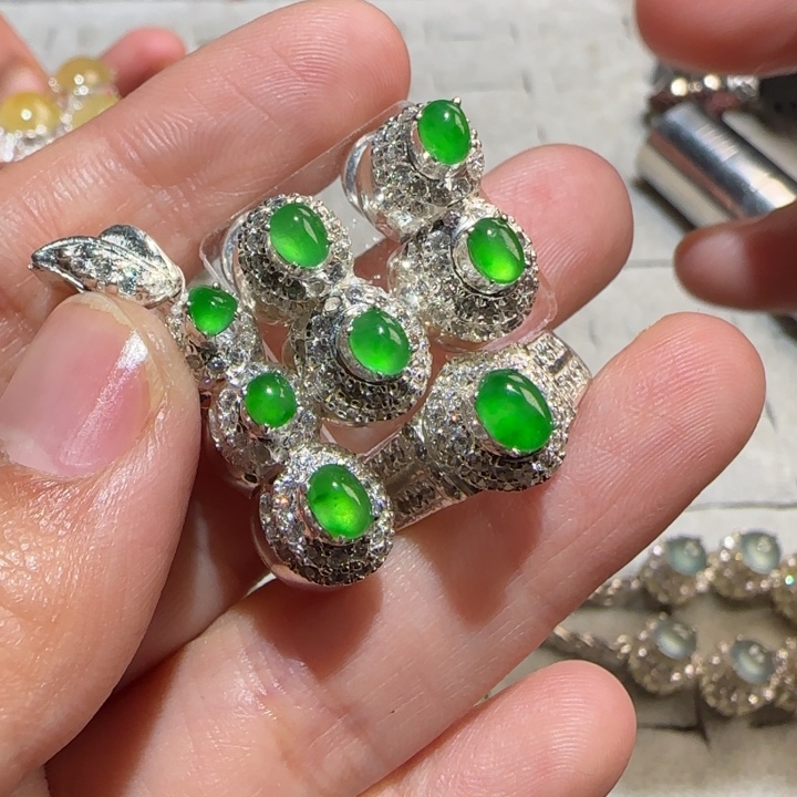 定制翡翠未镶嵌翡翠