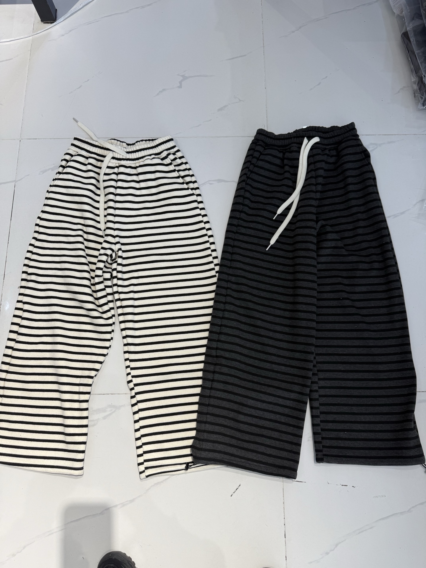 【加绒条纹卫裤】韩国东大门订单奥粒绒加绒加厚条纹卫裤阔腿裤