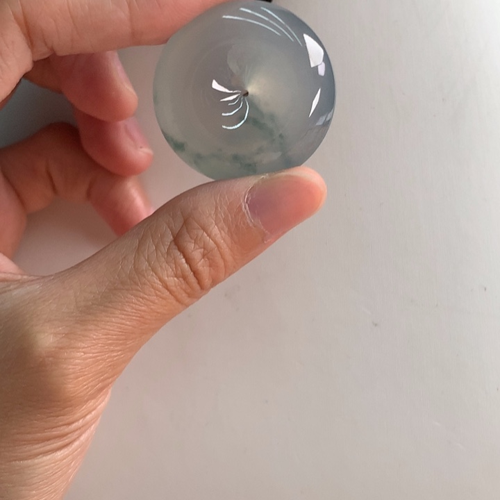 翡翠挂件未镶嵌….