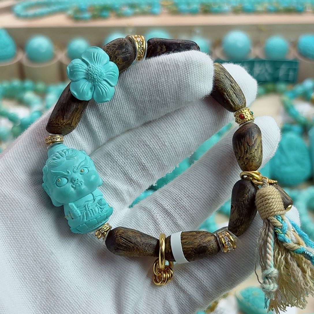 绿松石未镶嵌珠宝奇石