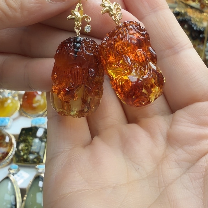 琥珀未镶嵌珠宝奇石