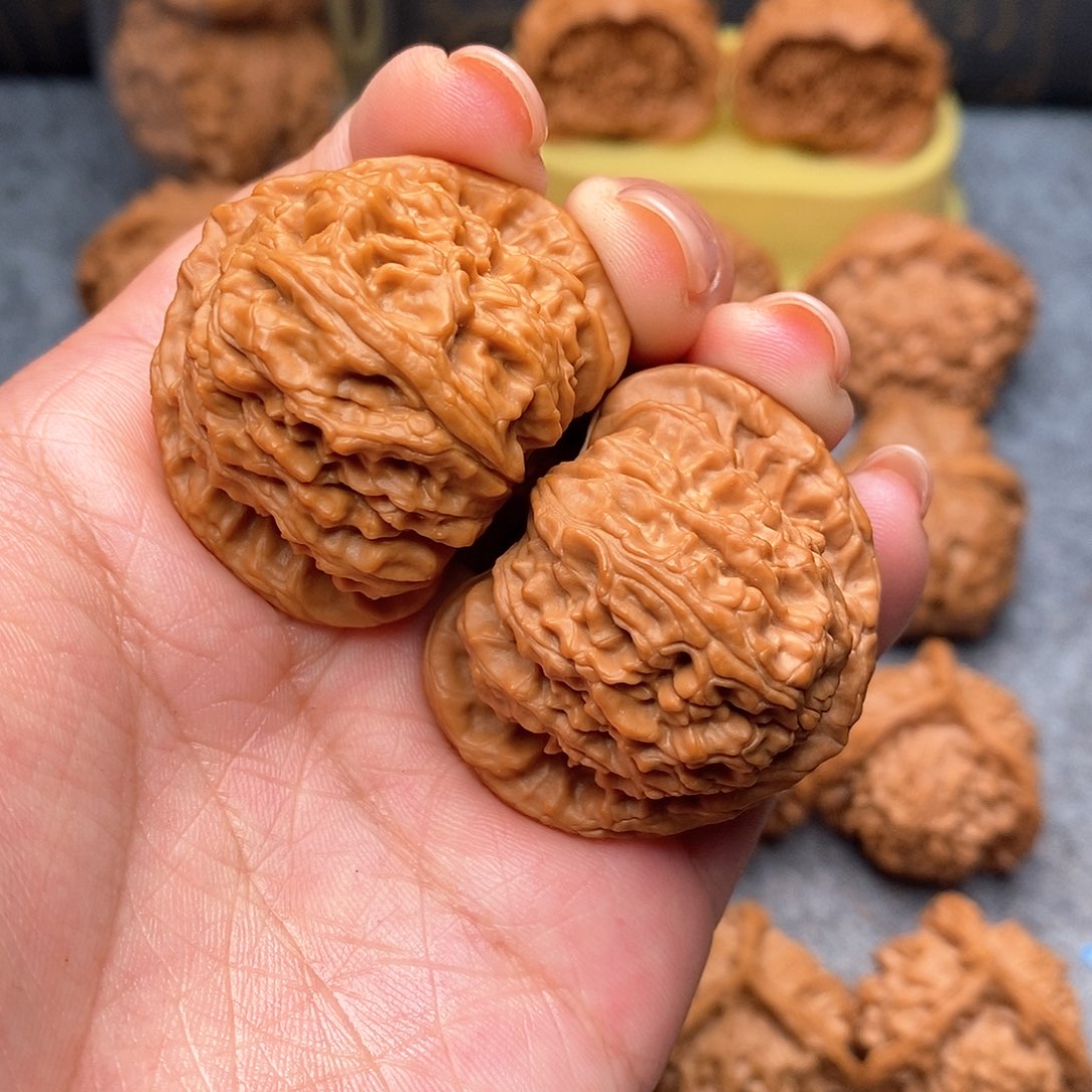 文玩核桃把件三角白39全