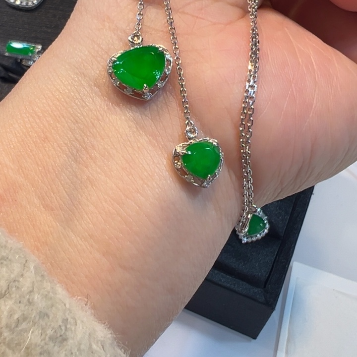 翡翠18K金镶嵌颈饰设计款锁骨链