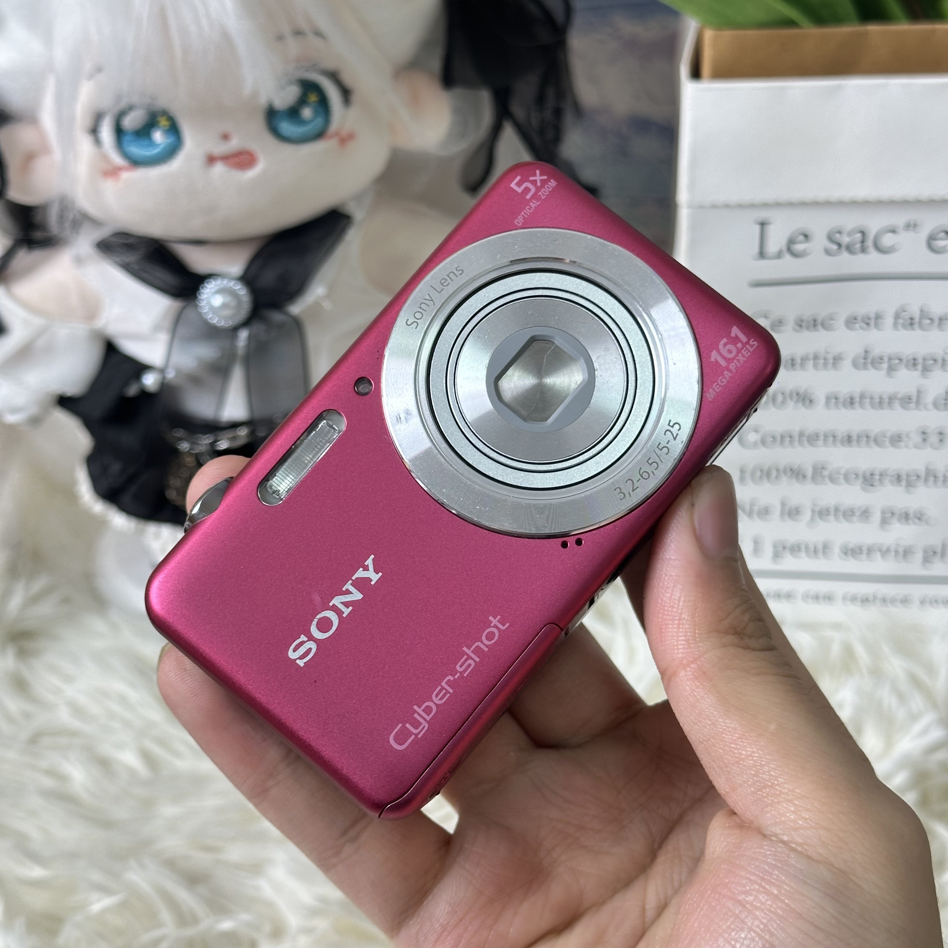 9新 Sony/索尼 索尼w710冷白皮适合新手1600万像素带配件