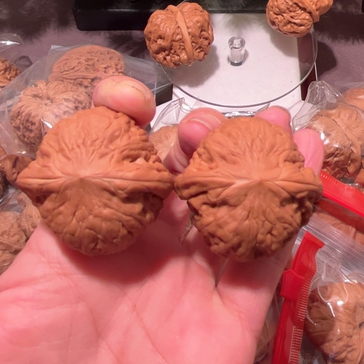 桃核吊坠铁锤妹妹