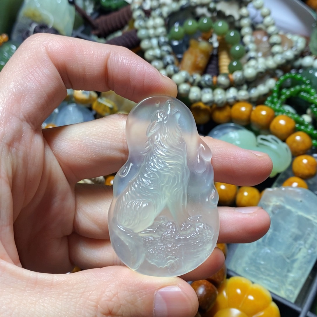 蛇纹石玉未镶嵌颈饰