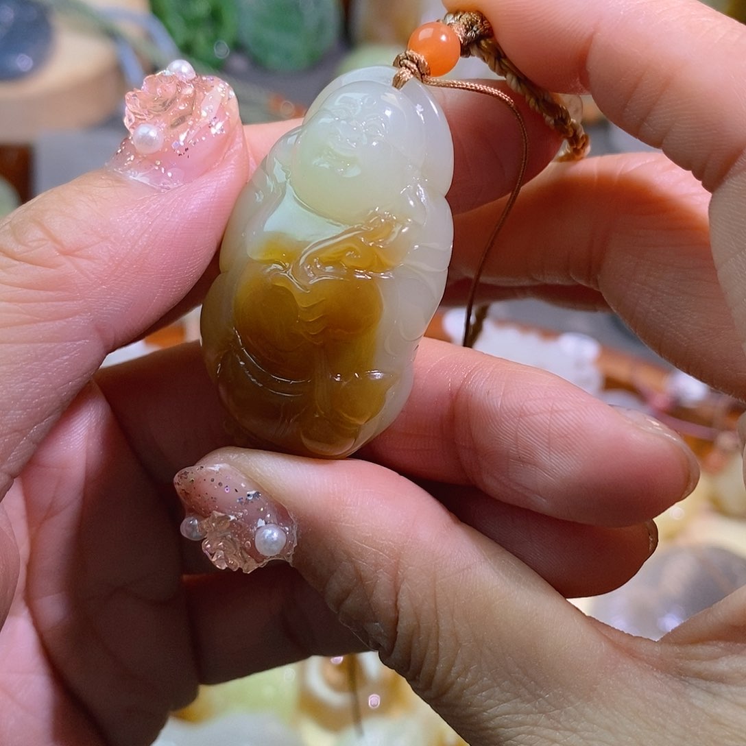 和田玉颈饰未镶嵌一****读