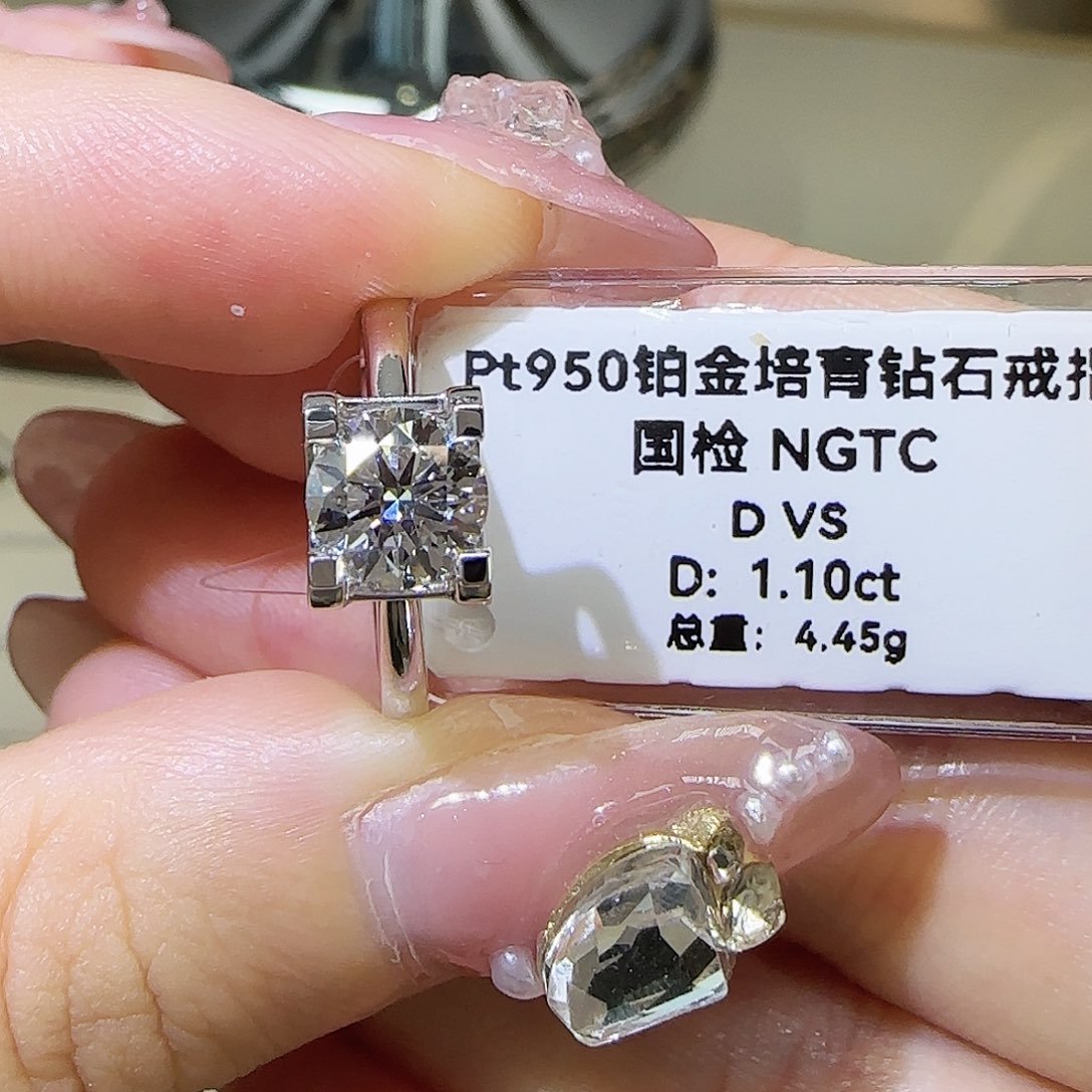 实验室培育钻石铂Pt950镶嵌钟*。1.1卡牛头 14