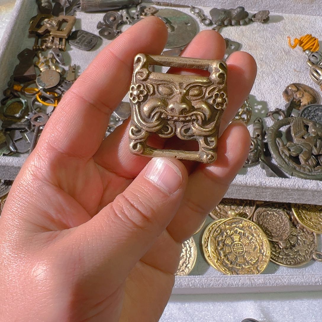 明代大嘴经书扣厚重