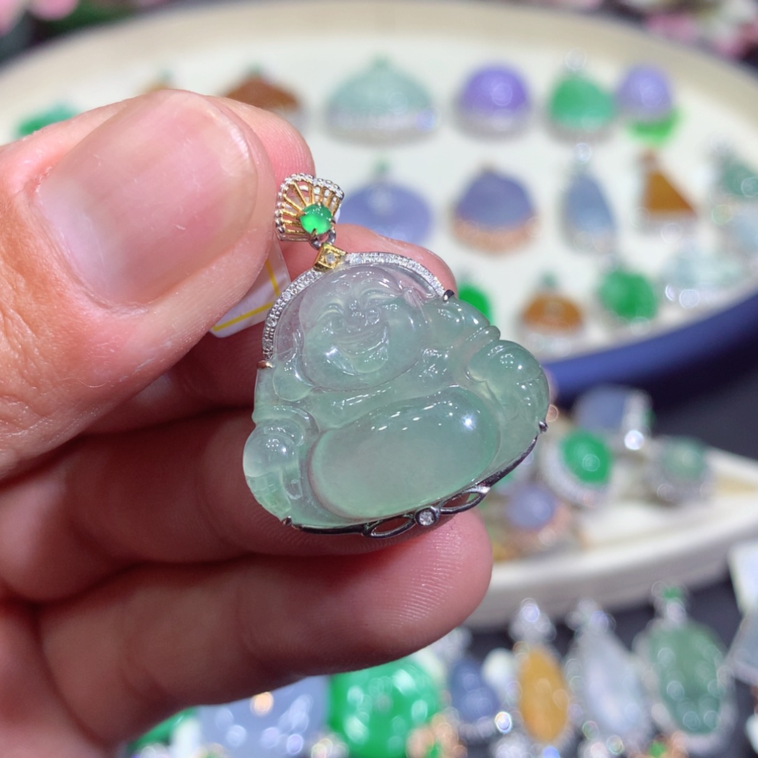 翡翠吊坠(赠链)18K金镶嵌