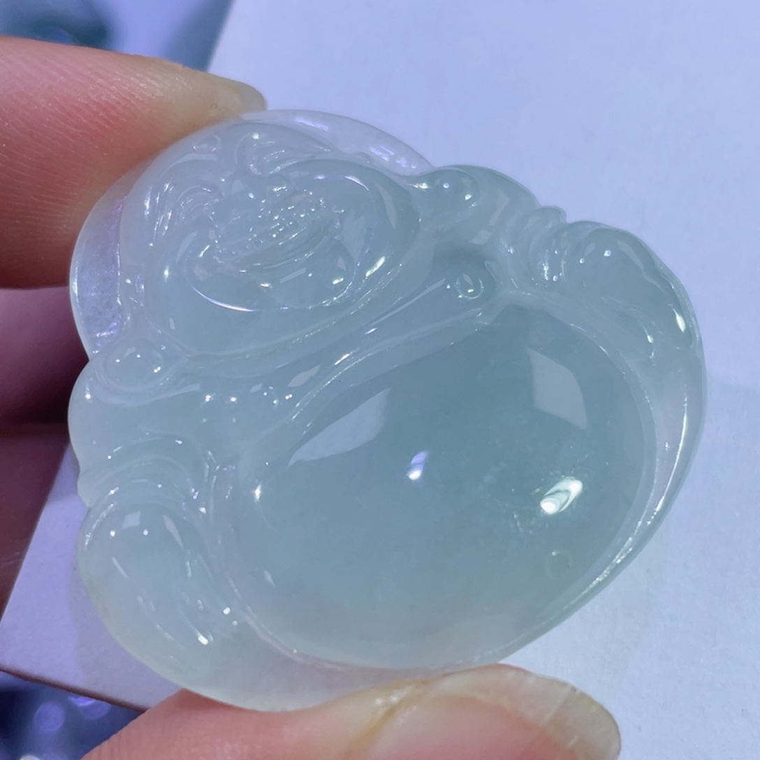 翡翠颈饰未镶嵌佛公