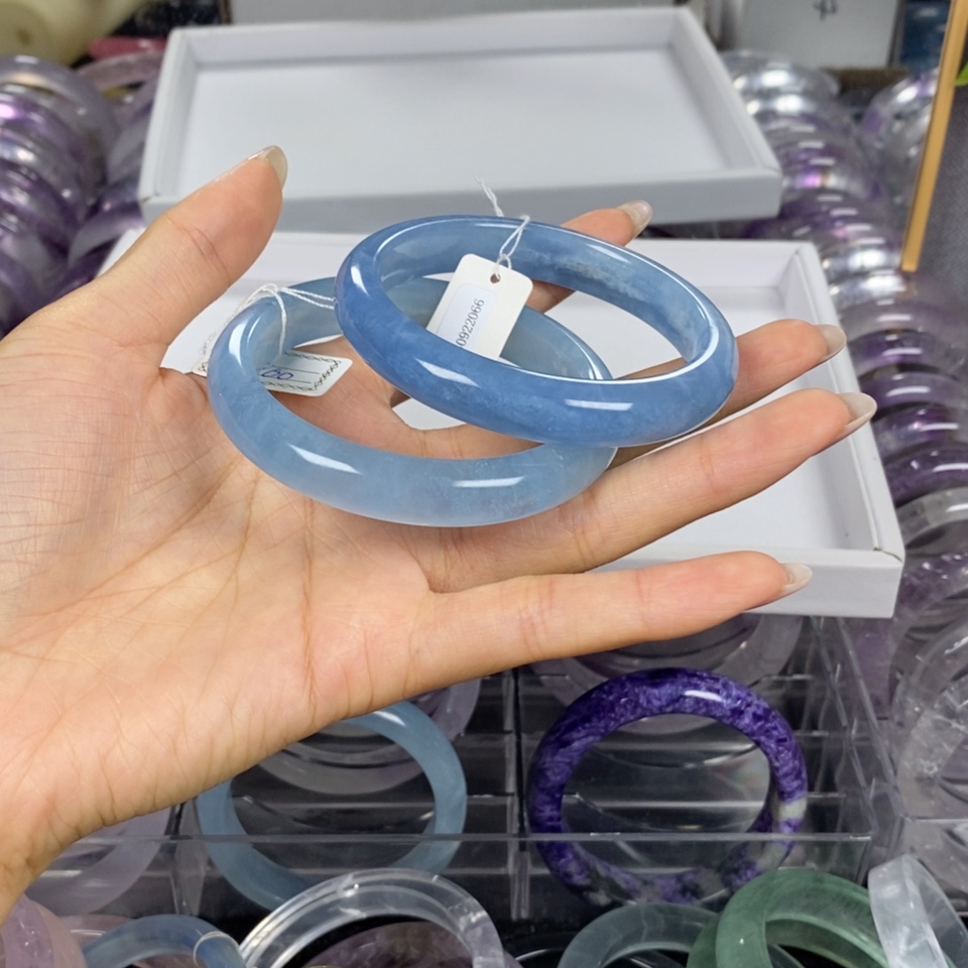 陈***c未镶嵌水晶手镯已看好 不退不换