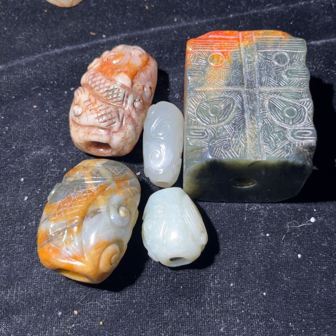 大***料和田玉未镶嵌挂件