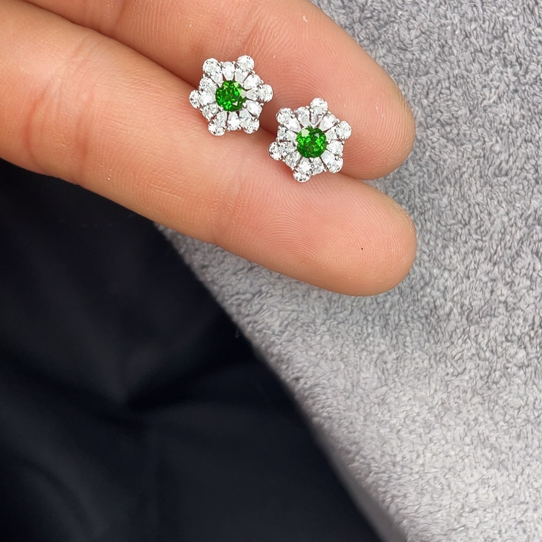 透辉石耳钉银S925镶嵌一对