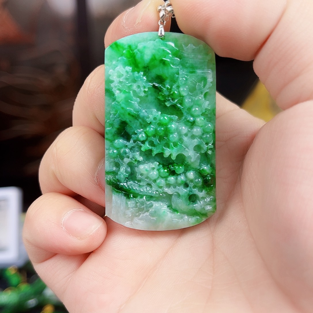 翡翠颈饰18K金镶嵌吊坠