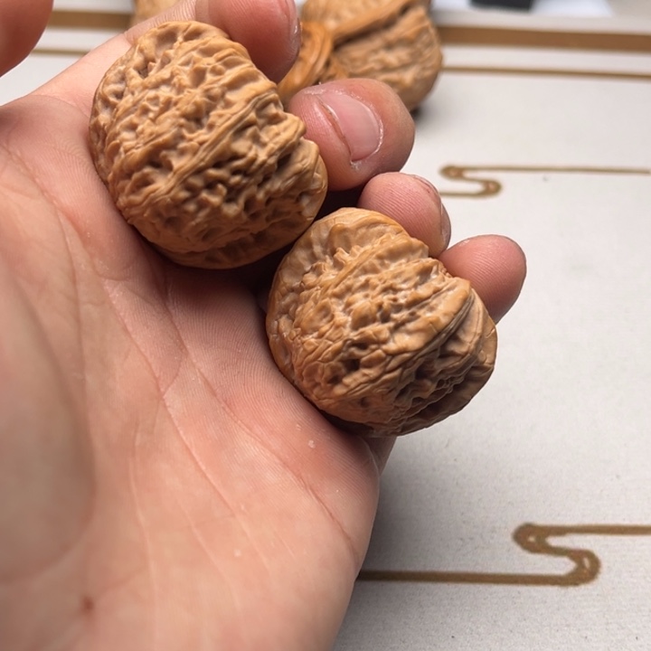 文玩核桃都比较遗憾