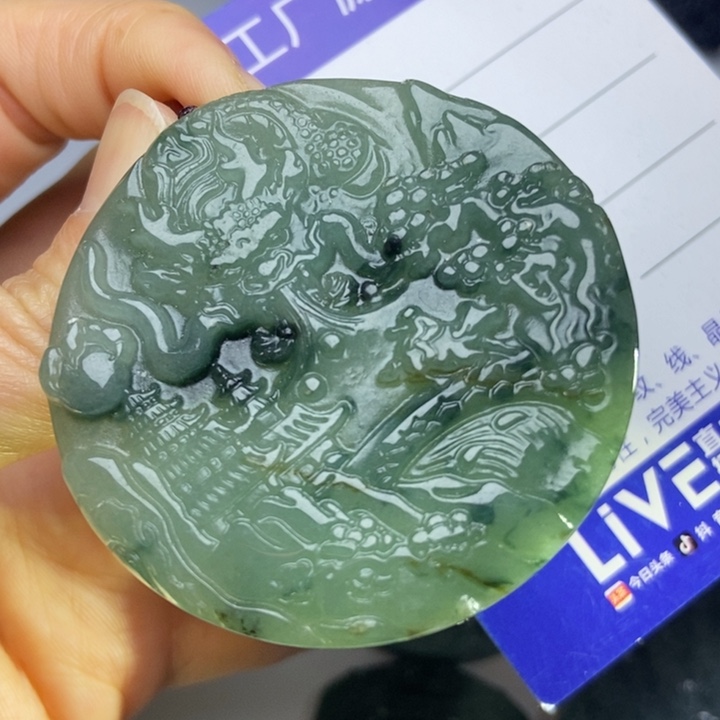 翡翠颈饰未镶嵌翡翠