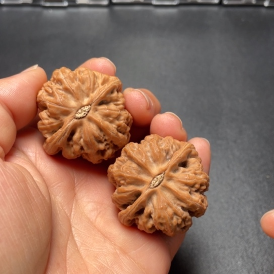 【闪购商品】把件文玩核桃球筋………