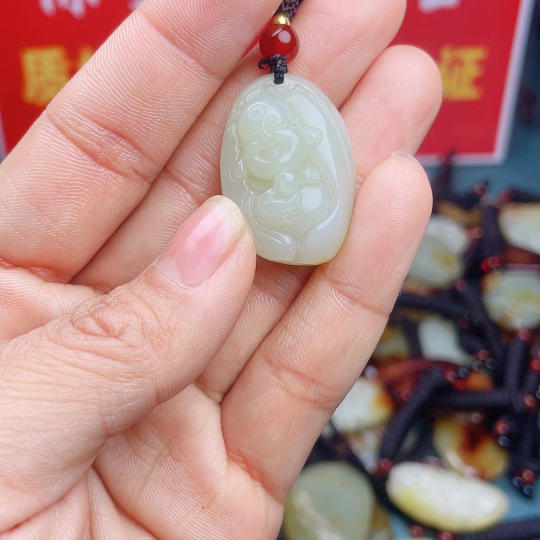 和田玉颈饰未镶嵌