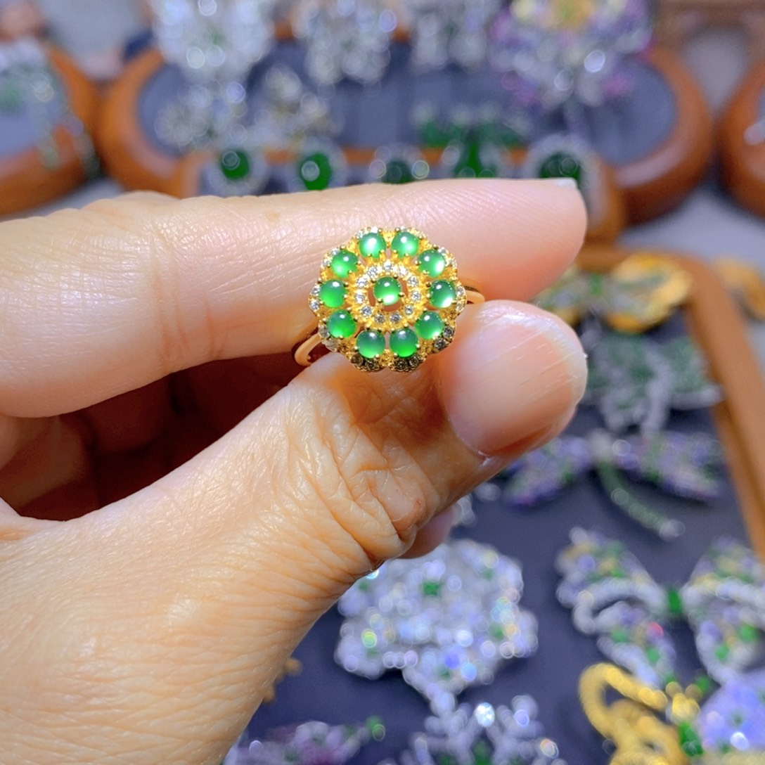 翡翠颈饰银S925镶嵌天然翡翠