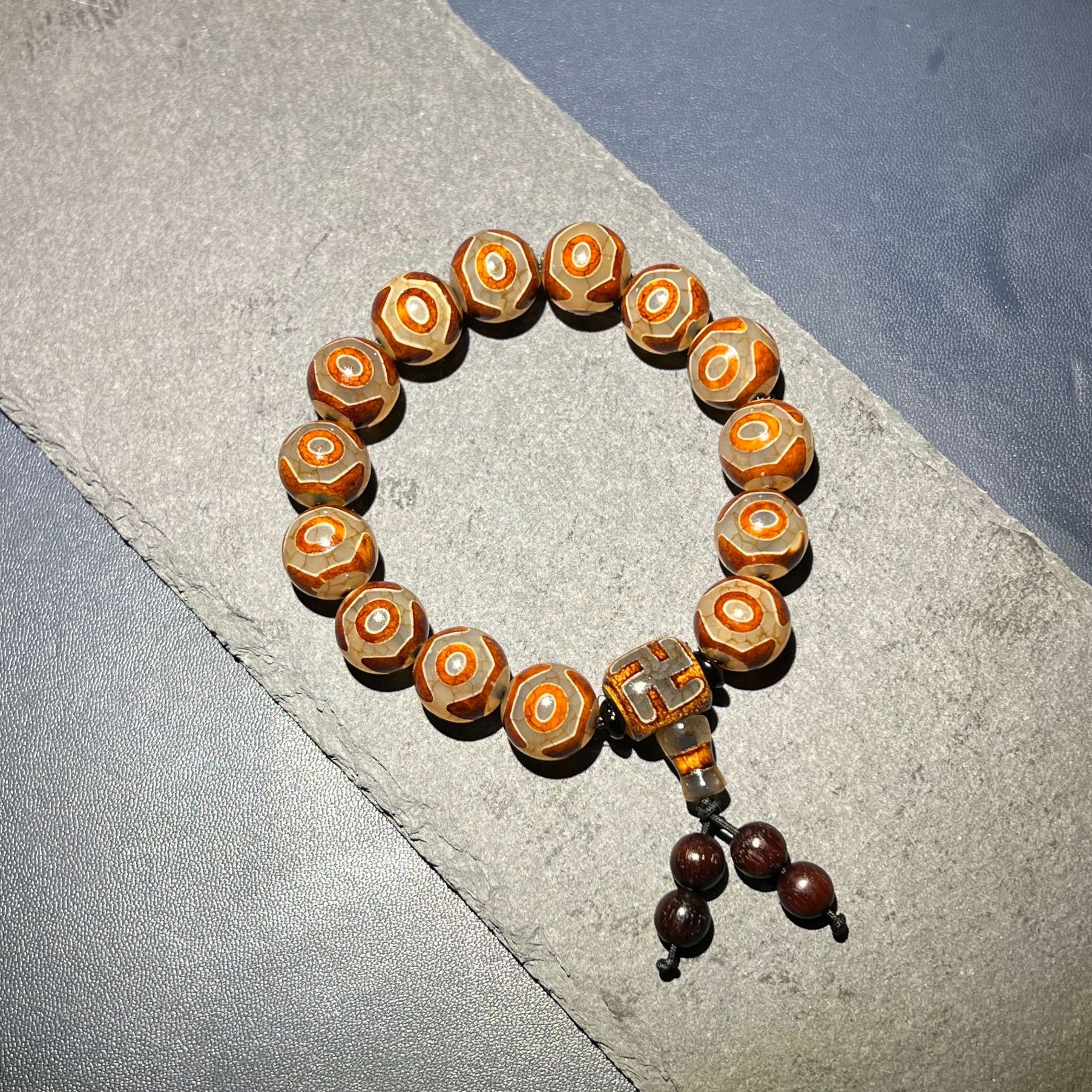 玛瑙天珠   三眼万字手工设计手串