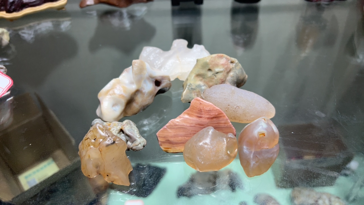 天然奇石一物一价