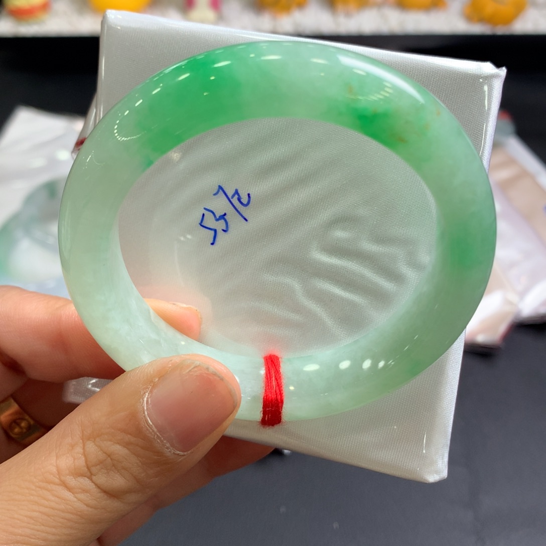 翡翠未镶嵌手镯53.7正圈