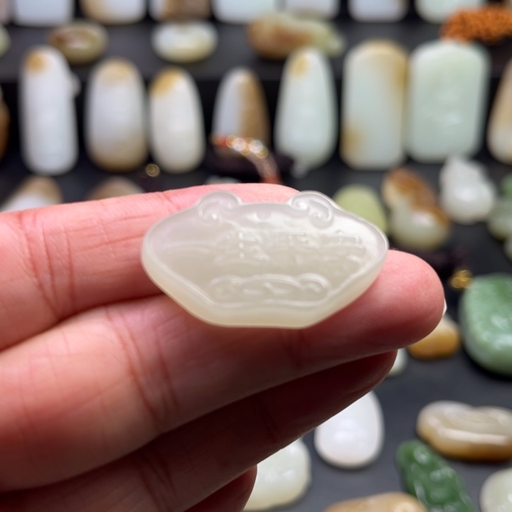 和田玉颈饰未镶嵌