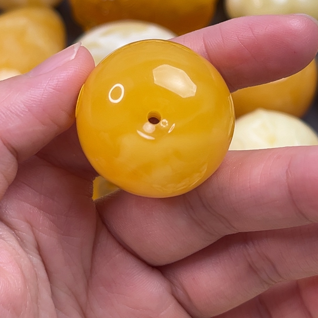 琥珀裸石未镶嵌墩子