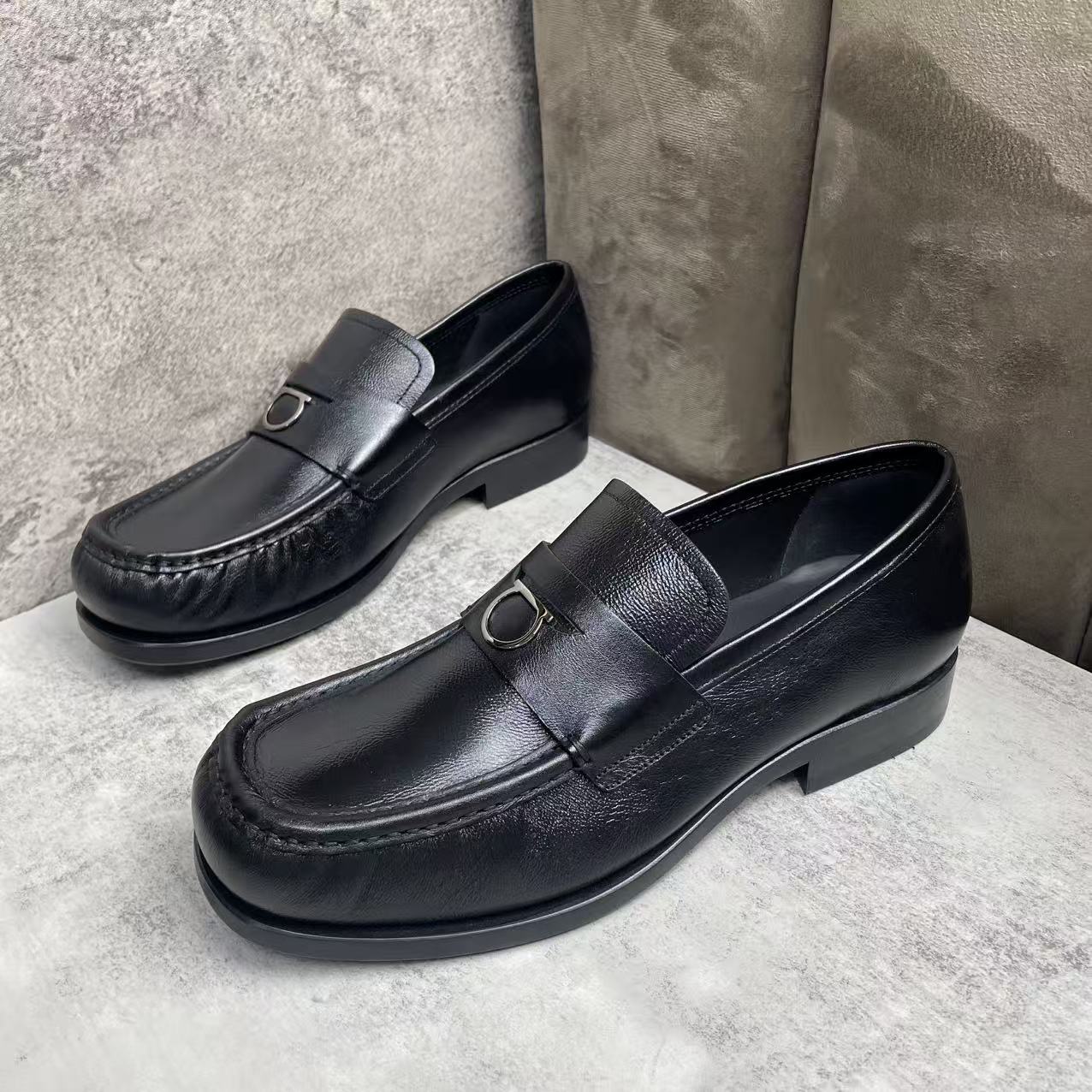 未使用 FERRAGAMO/菲拉格慕 黑色皮革舒适百搭休闲皮鞋/多尺码