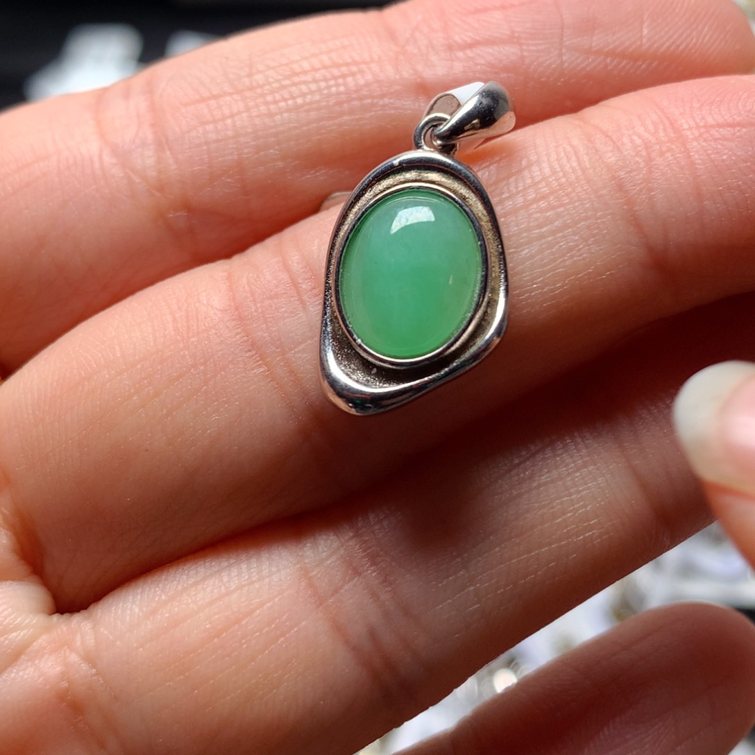 翡翠戒指银S925镶嵌天然翡翠吊坠