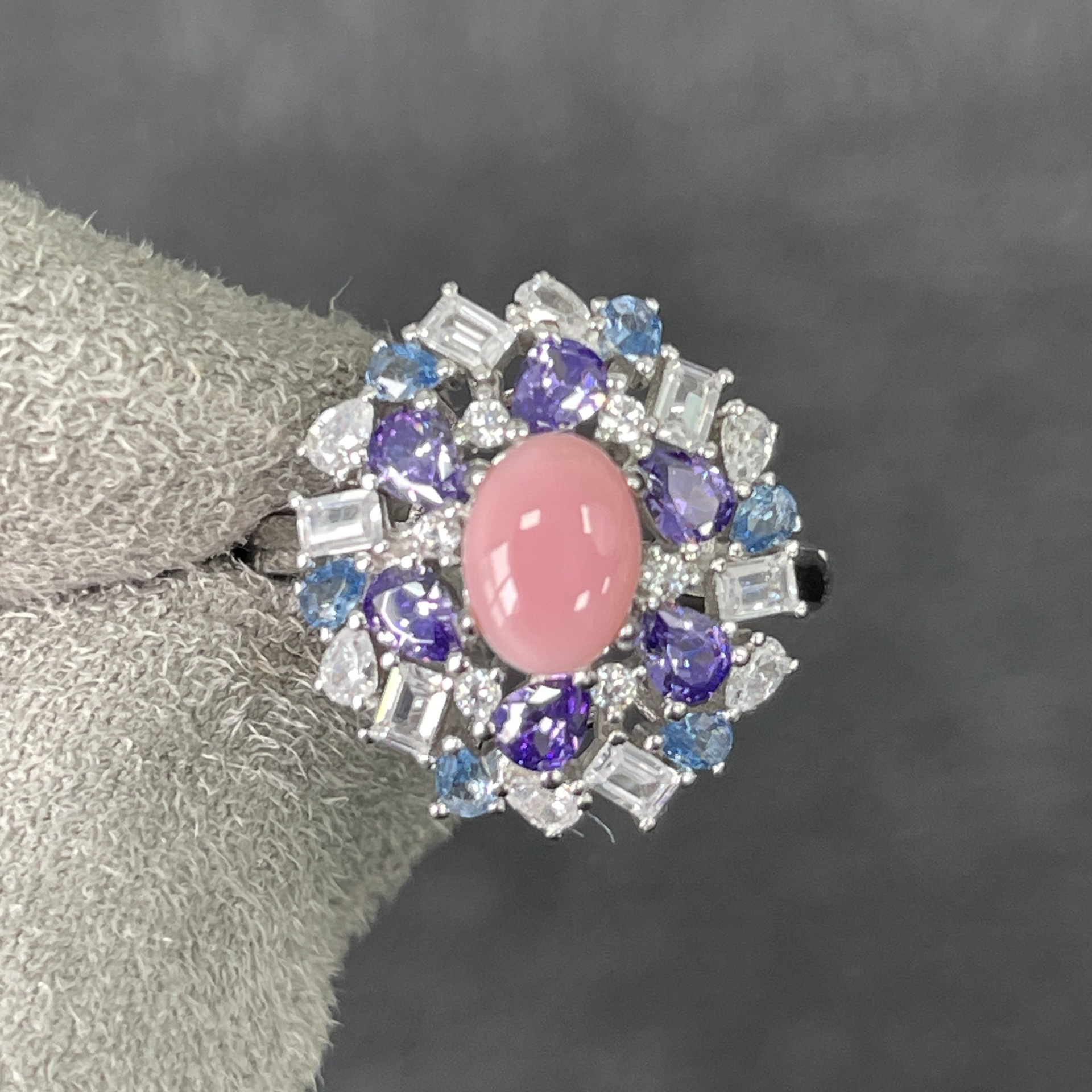 925银合成锆石戒指 粉红色海螺珠戒指