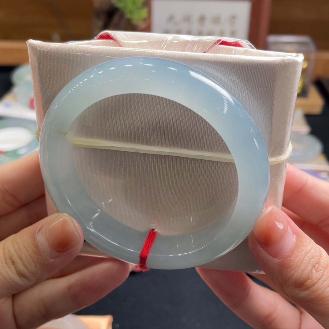 翡翠手镯未镶嵌?****s55.7 正圈 定金