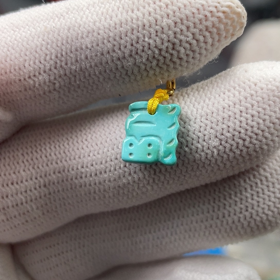 绿松石未镶嵌挂件