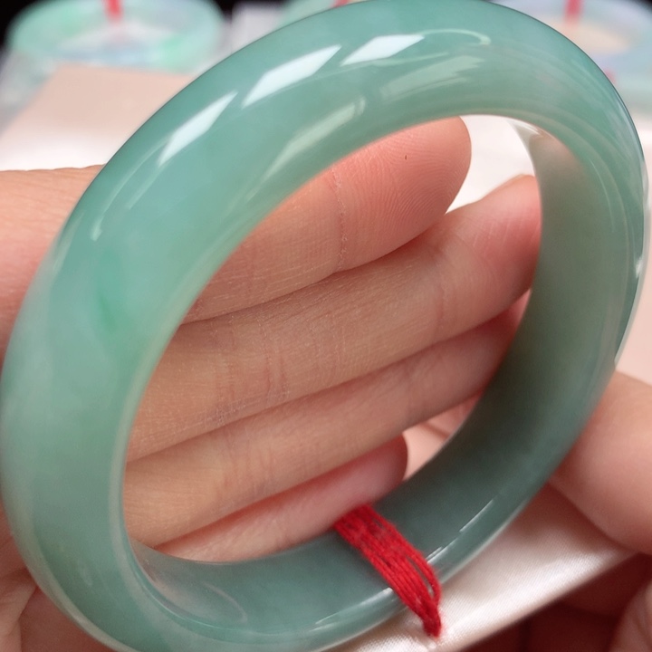 翡翠手镯未镶嵌湖水蓝绿8号