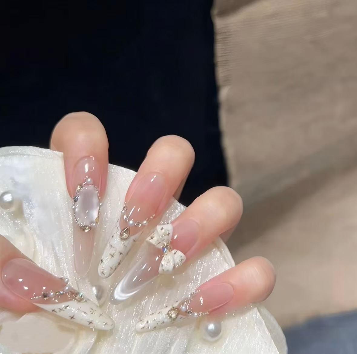 【小香风-显白版】纯手工穿戴甲时尚清新纯欲立体蝴蝶结秋冬新款