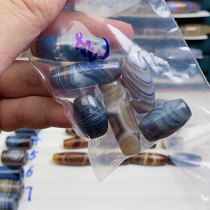 克***蓝玛瑙/玉髓未镶嵌颈饰