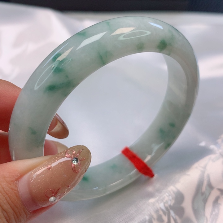 翡翠手镯足铂镶嵌53圈