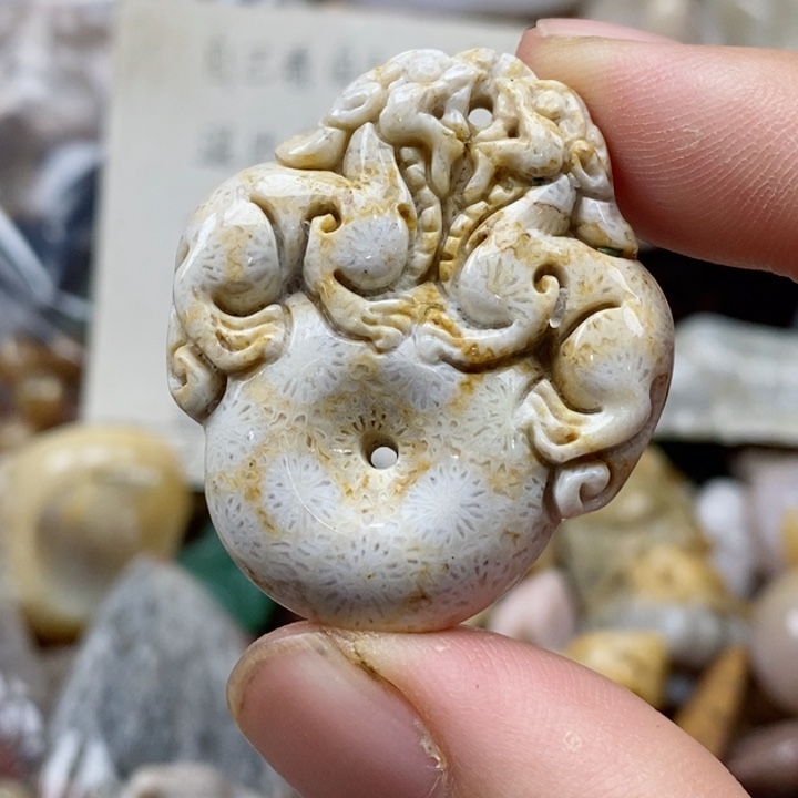 硅化珊瑚（珊瑚玉）未镶嵌颈饰