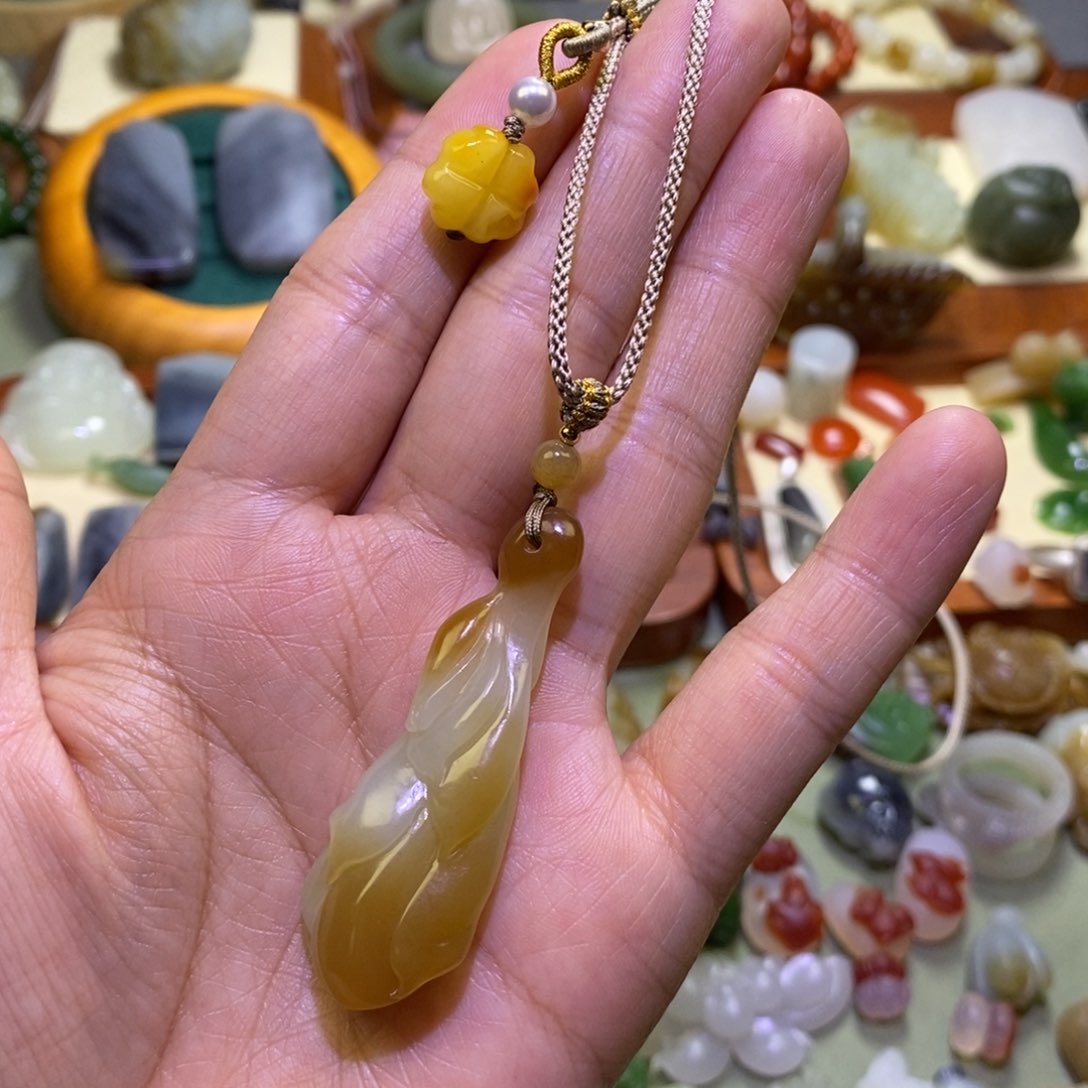 和田玉颈饰未镶嵌