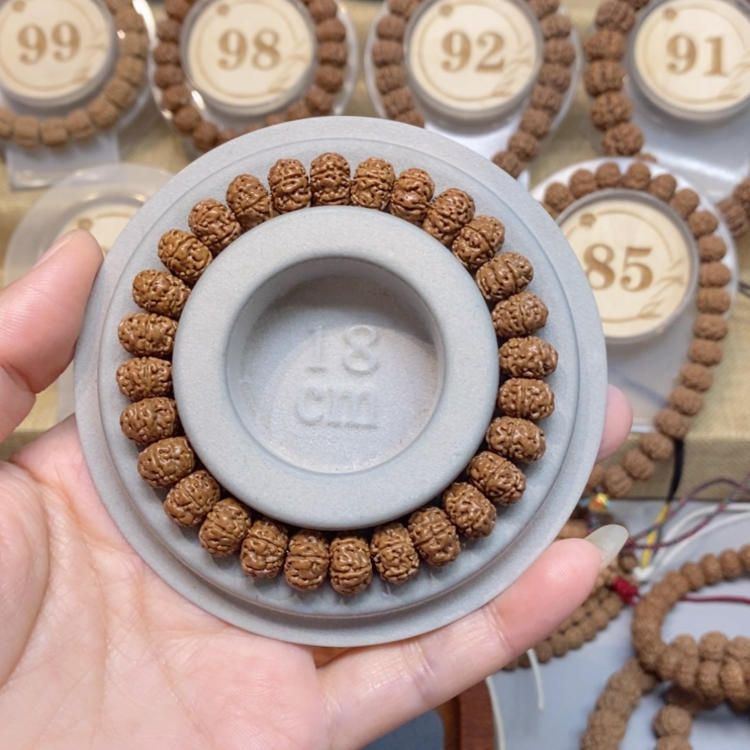 金刚菩提手串?****）11六瓣树王小金刚单圈