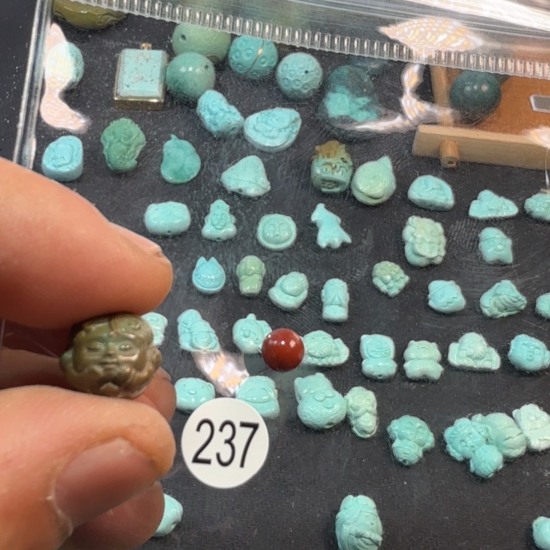 南红玛瑙未镶嵌珠宝奇石