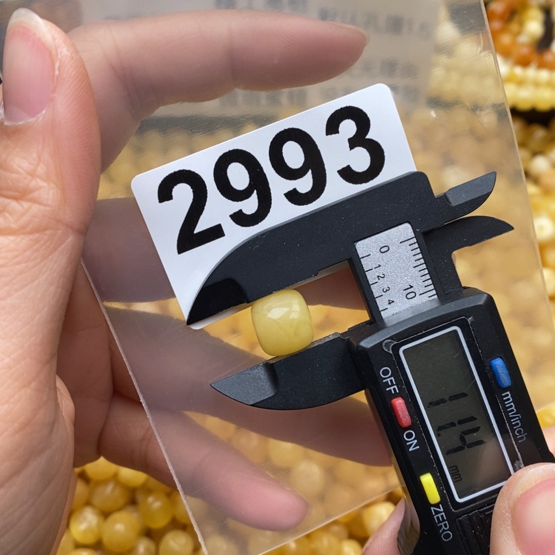 蜜蜡珠宝奇石未镶嵌