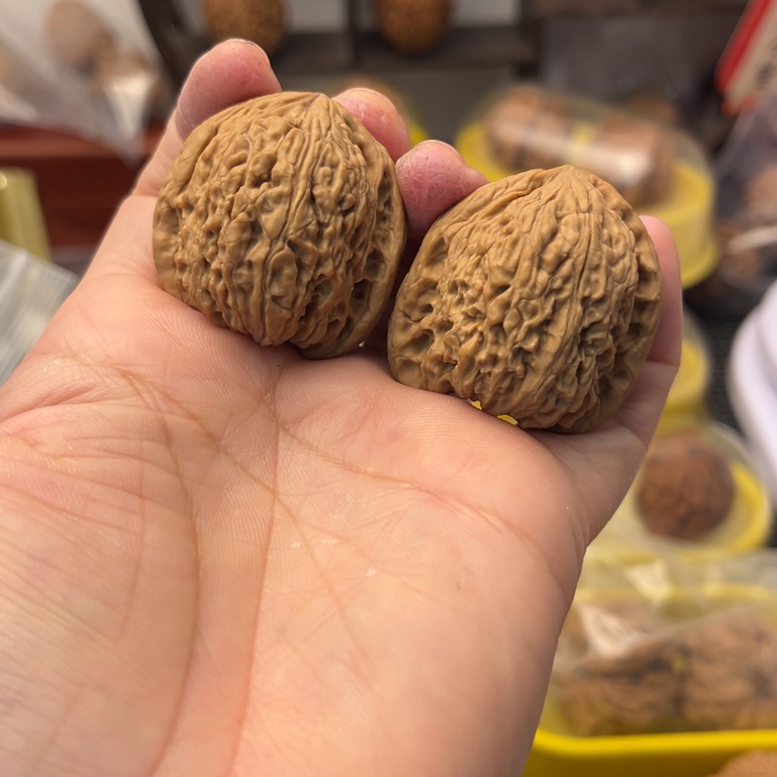 文玩核桃吊坠破****我南疆石