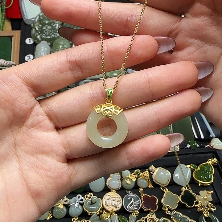 吊坠(赠链)银S925镶嵌和田玉