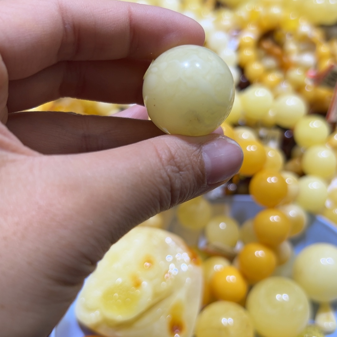 琥珀珠宝奇石未镶嵌