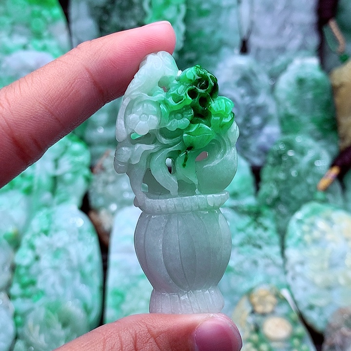 翡翠吊坠(不含链)未镶嵌