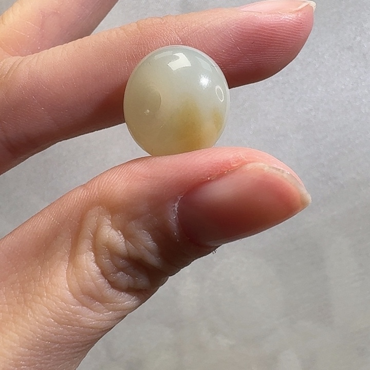 和田玉颈饰未镶嵌且末金山糖白3.8g