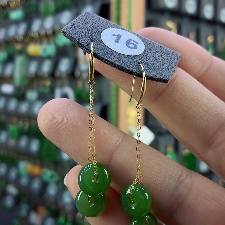 和田玉18K金镶嵌耳饰